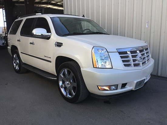 2010 CADILLAC ESCALADE