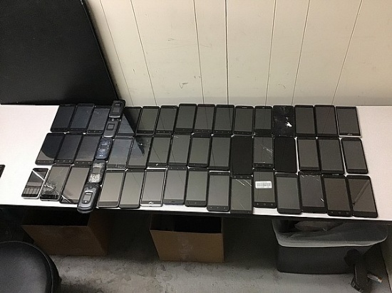 Box of phones POSSIBLY LOCKED, SOME DAMAGE, UNKNOWN ACTIVATION STATUS