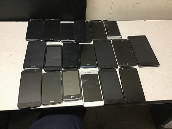 19 Cellphones HTC, LG, Motorola, Lenovo, ZTE Possibly locked, Some Damage, No Chargers, Unknown Acti