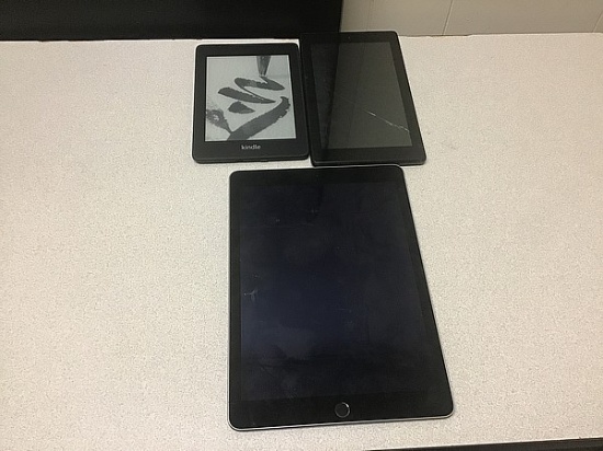Tablets Amazon, Kindle, iPad 1566 Possibly locked, no chargers, some damage