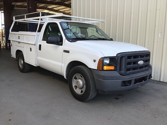 2006 FORD F350 XL SUPER DUTY