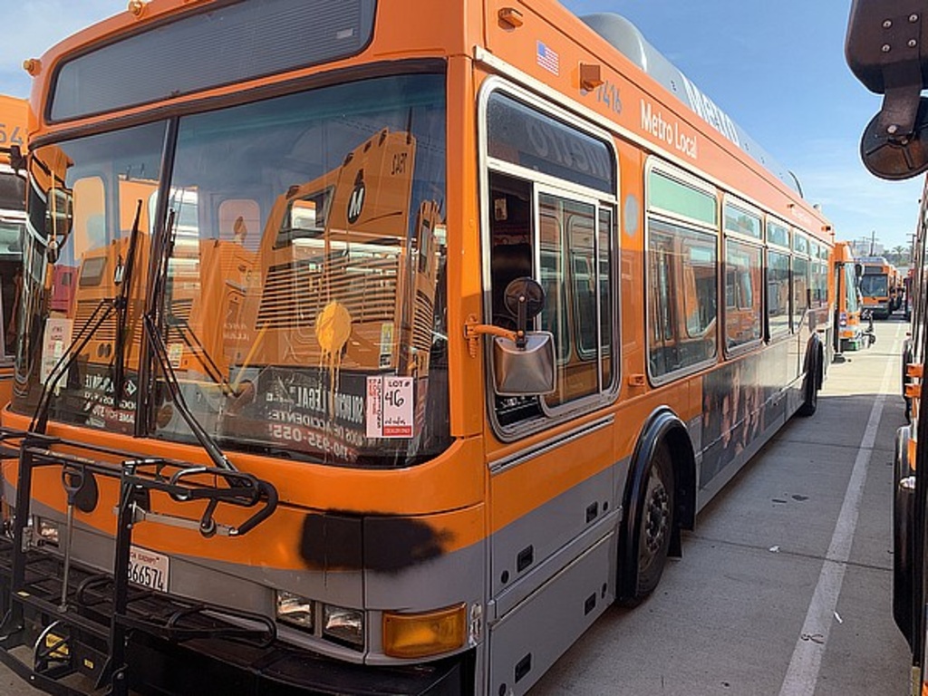 2001 NABI 40LFW-08.02 | Cars & Vehicles Buses | Online Auctions | Proxibid