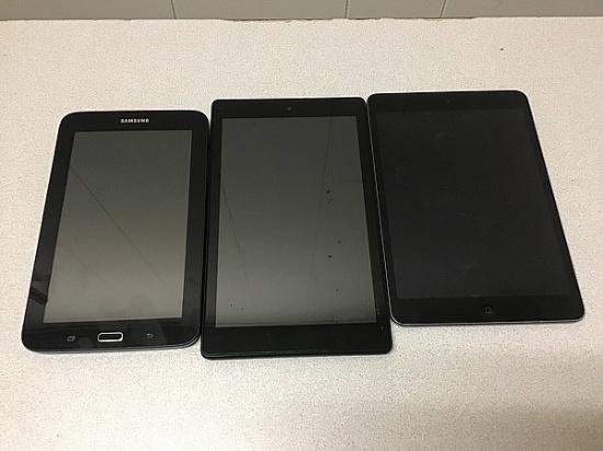 Tablets possibly locked, some damage, no chargers Samsung, amazon, iPad