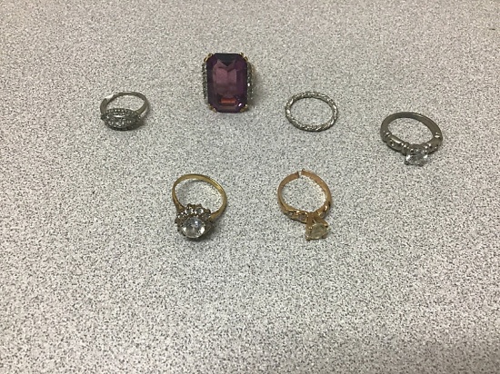 Jewelry NOTE: This unit is being sold AS IS/WHERE IS via Timed Auction and is located in Riverside