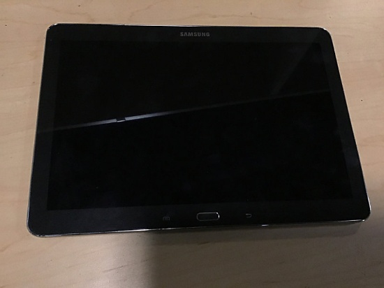 Tablet (Used possibly locked) NOTE: This unit is being sold AS IS/WHERE IS via Timed Auction and is 