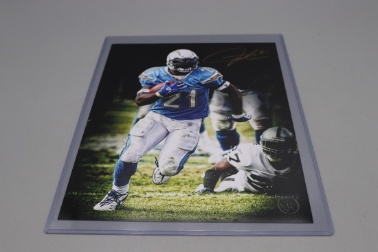 LADAINAIN TOMLINSON AUTOGRAPH 8X10 COLOR PHOTO. PANINI COA