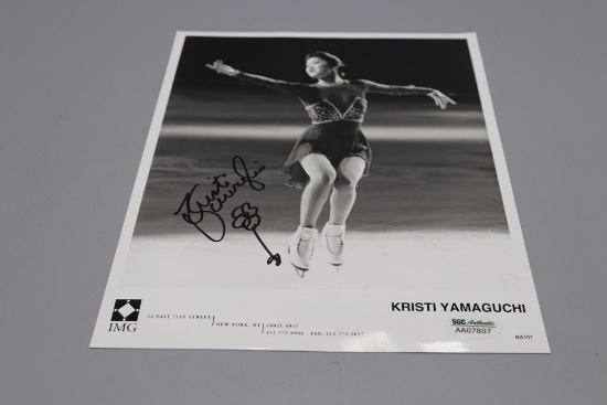 KRISTI YAMGUCHI AUTOGRAPH 8X10. SGC COA