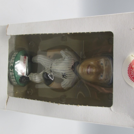 DEREK JETER 2001 DONRUSS BOBBLEHEAD. ONLY 2000 MADE.