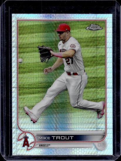 MIKE TROUT 2022 TOPPS CHROME PRISM REFRACTOR
