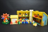 Vintage Little People Family Doll House And Acc.