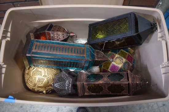Plastic Tote With 9 Hanging Lamps