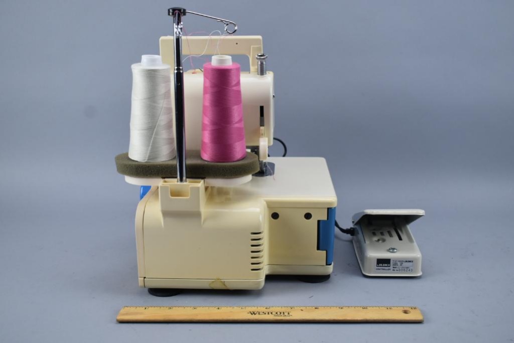 JUKI MO-102S Sewing Machine | Online Auctions | Proxibid