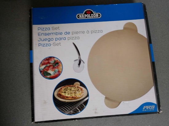 NEW Napoleon Pro Series Pizza Stone Set