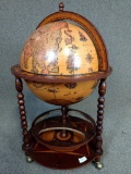 Sixteenth-Century Italian Replica Old World Globe Bar
