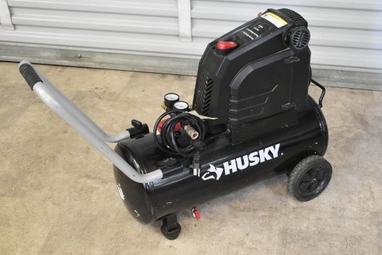 Husky 8 Gallon 135 PSI Portable Air Compressor