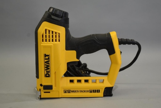 Dewalt Multi-Tacker Nail/Staple Gun