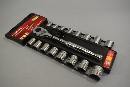Husky 18-Piece Socket Wrench Set