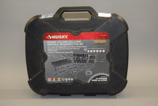 Husky 60-Piece 1/4in & 3/8in Drive Universal Mechanics Tool Set