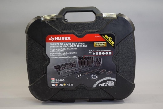 Husky 60-Piece 1/4in & 3/8in Drive Universal Mechanics Tool Set