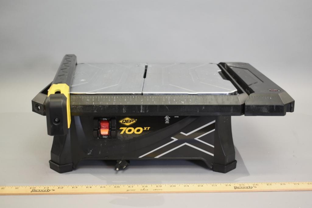 QEP 700XT 7in Tile Wet Saw With 