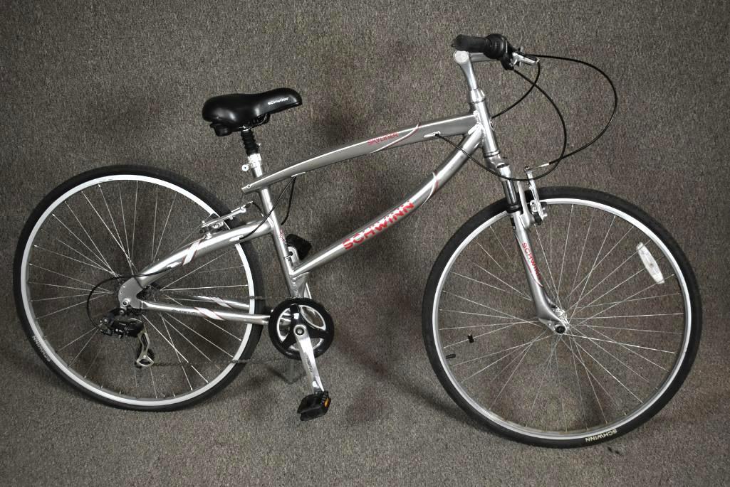 Women s Schwinn Skyliner Hybrid Commuter Bicycle Proxibid