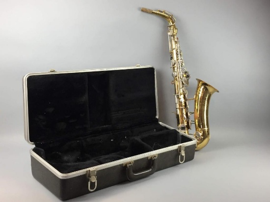 Selmer Bundy Alto Saxophone With Carrying Case