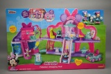 Disney Junior Minnie Fabulous Shopping Mall Toy Set