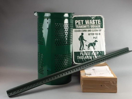 NEW Fido House Dispenser And Receptacle With Sign And Post