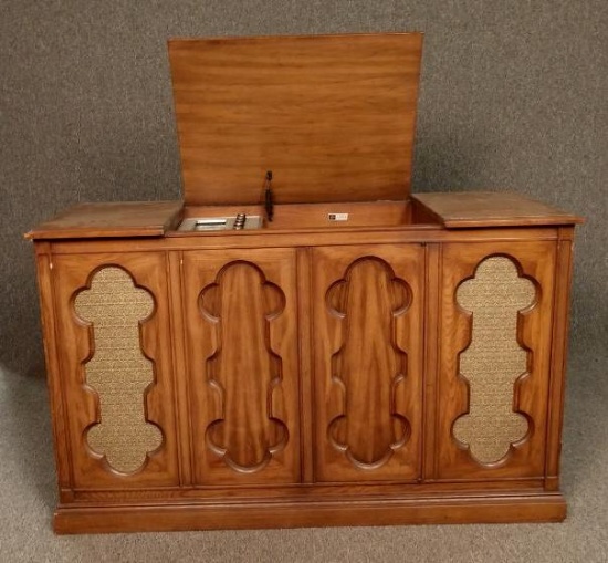 Vintage Fisher Stereo Console