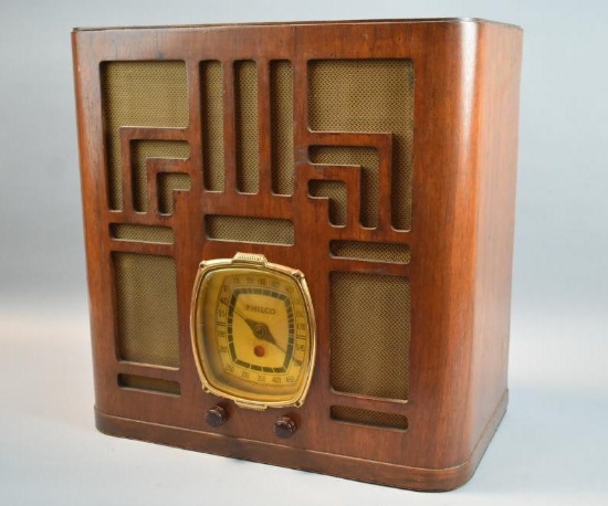 Vintage Philco Standard Broadcast Radio