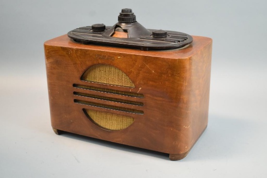 Vintage Philco Radio