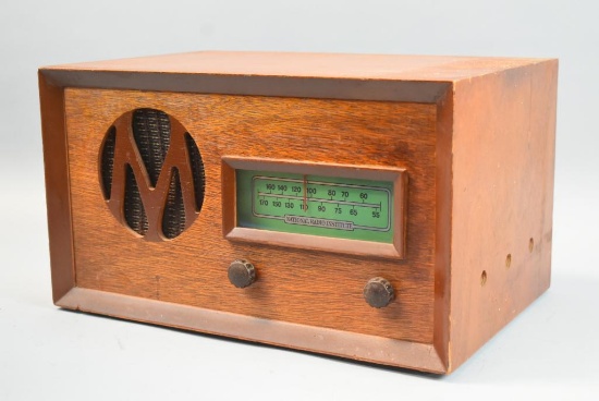 Vintage National Radio Institute AM Radio