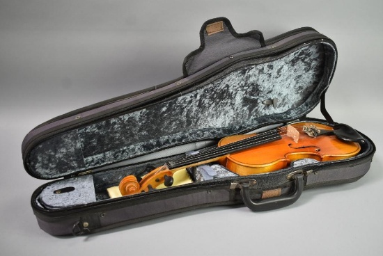 Lark Violin With Case