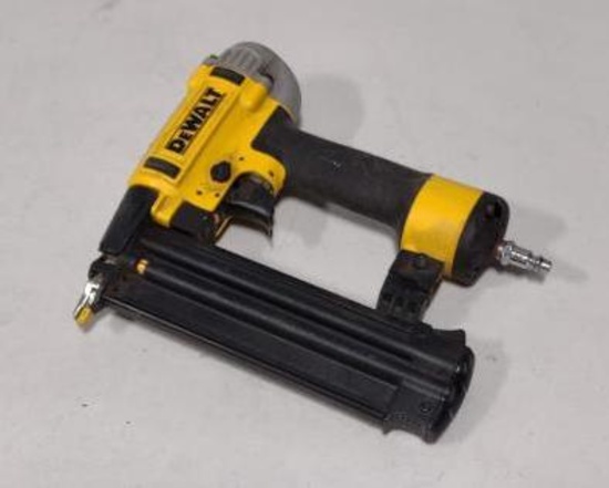 Dewalt Pneumatic Nail Gun