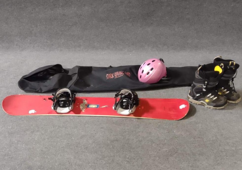 Graffix Snowboard With DC Boots, Bindings And Carrying Case | Estate &  Personal Property Sporting Goods Outdoor Sports Equipment | Online Auctions  | Proxibid