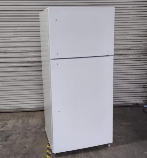 NEW White 18 Cubic Foot Top Freezer Refrigerator