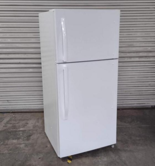 White 18 Cubic Foot Top Freezer Refrigerator