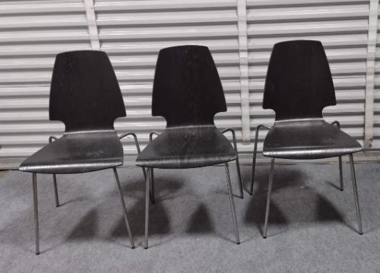 3 Vilmar Stacking Chairs