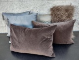 6 Decorative Pillows