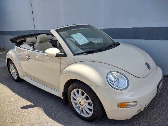 2005 Volkswagen Beetle Convertible Passenger Car - LOW MILES