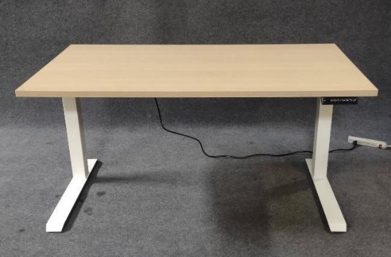 Electric Height Adjustable Sit/Stand Desk