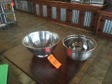 Stainless steel colander & bowl.