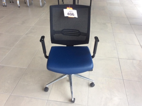 Desk chair w/ vented back & arms.