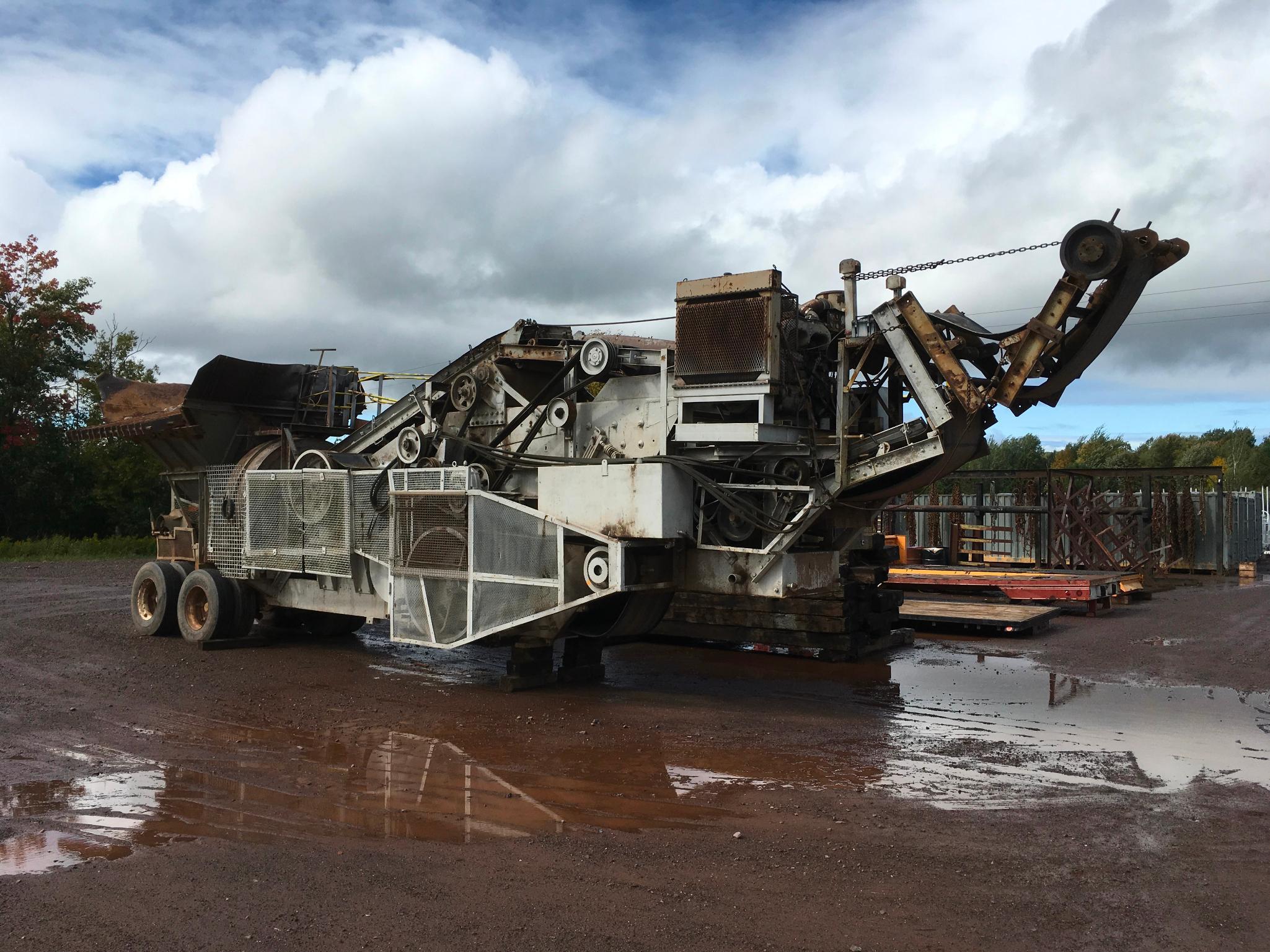 1960 Cedar Rapids 443 Commander jaw roll crusher; Proxibid