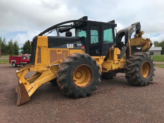 2009 Cat 525C grapple skidder; cab w/ A.C.; 4x4; 30.5 x 32 tires; 107" front blade; cable winch;