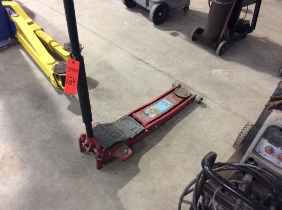 Low profile 2-ton hydraulic jack.