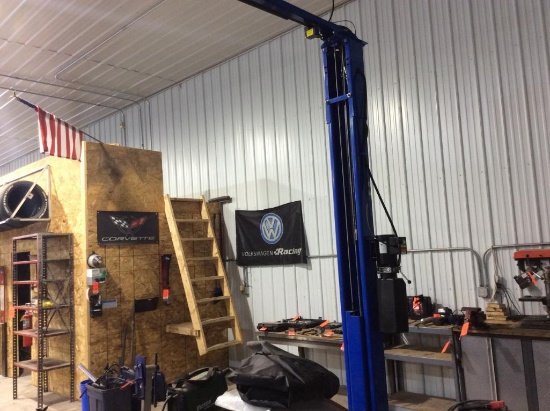 Matco Forward Mod. I10N400M 10,000 lb. 2-post lift; s/n NHG17D0072.