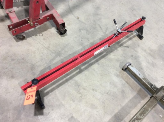 Engine support bar.