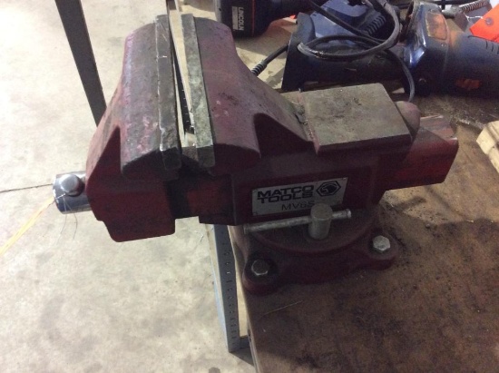 Steel cabinet w/ Matco vise; Delta grinder.