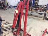 Larin 2-ton engine hoist.